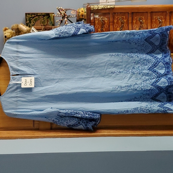 Davi & Dani Dress - Picture 3 of 5